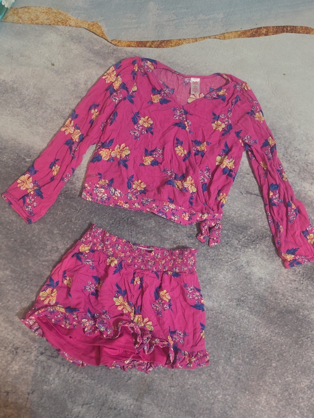Girls' Pink Floral Two-Piece  Set with Tie-Front Top